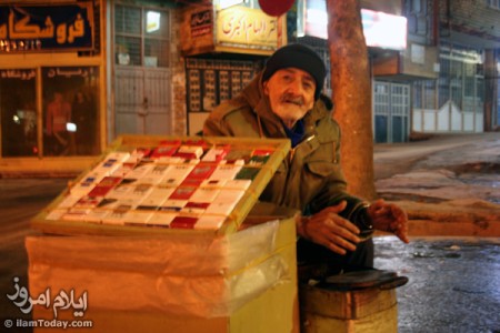 پیرمرد سیگار فروش، ششمین شب زمستان ۱۳۸۴ - چهار راه سعدی