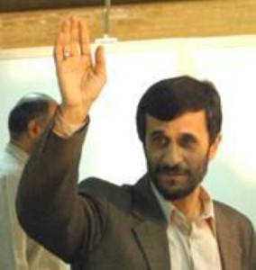 احمدی نژاد در اولین روز سفر به ایلام - عکس از ایرنا